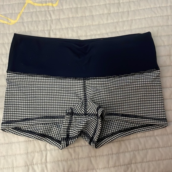 Lululemon boogie shorts 4 - Picture 7 of 7